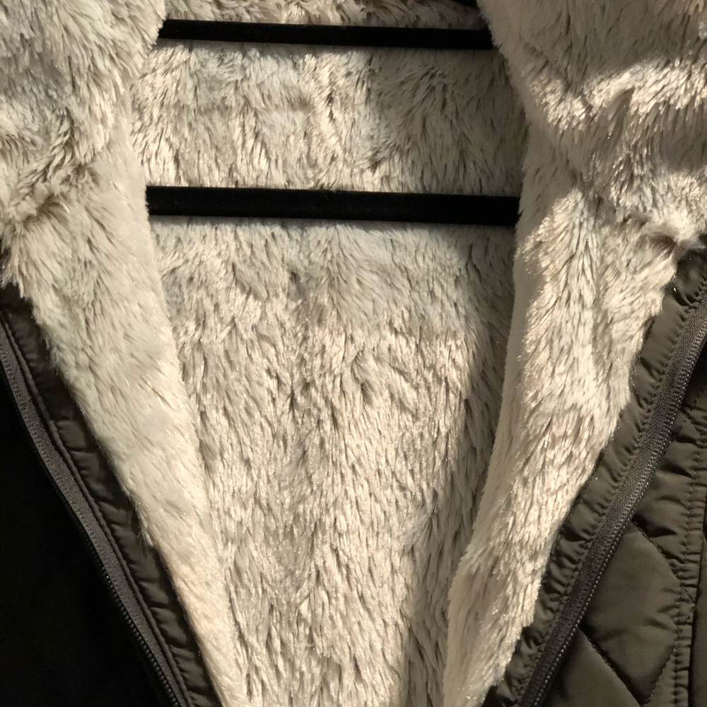 Weatherproof Reversible Puffer Vest - Picture 3 of 3